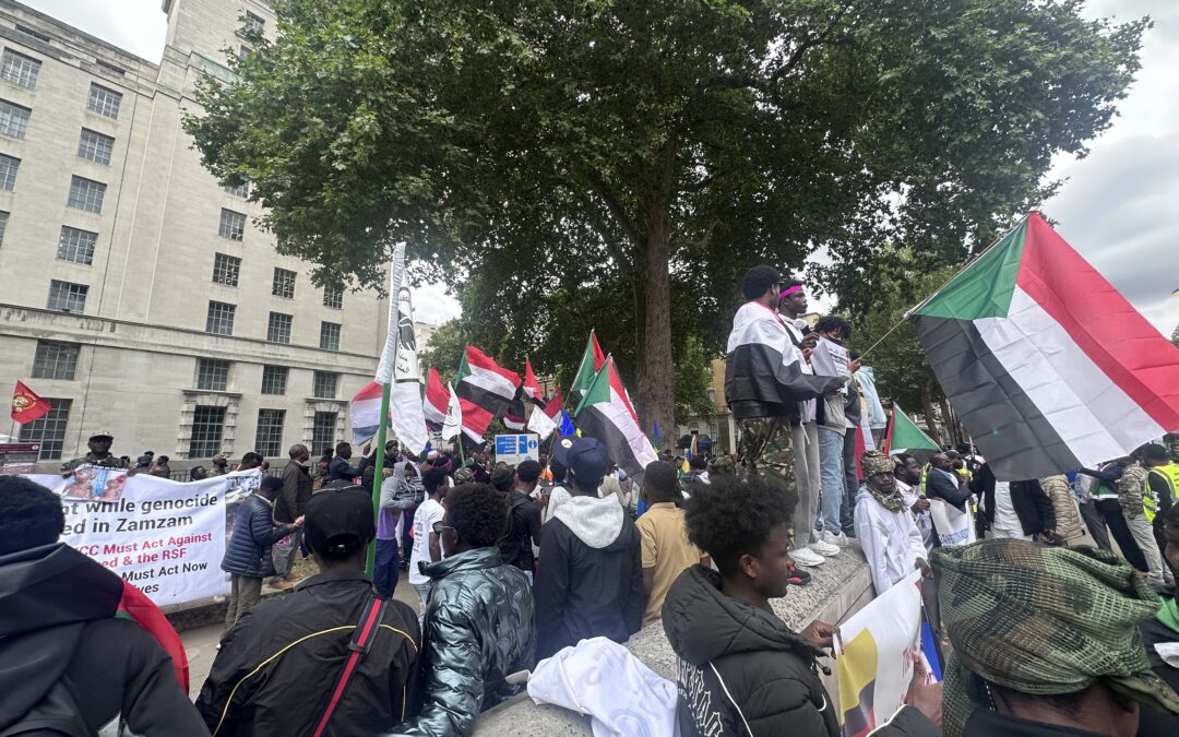 حصار الفاشر والمرتزقة الكولومبيون، السودانيون في بريطانيا ينظمون وقفة احتجاجية