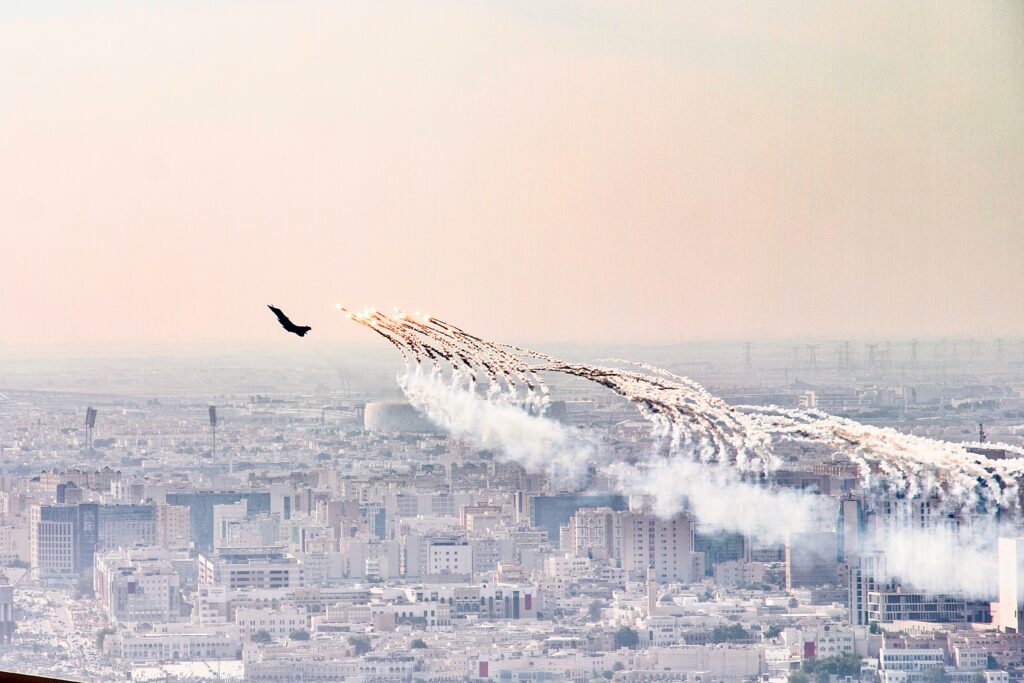 تعليقاً على الهجمات الإسرائيلية على قطر - مجلة يا شباب