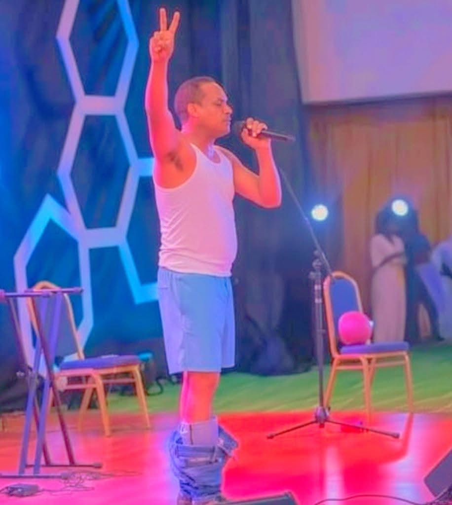 الحرية بمفهومها العريان
